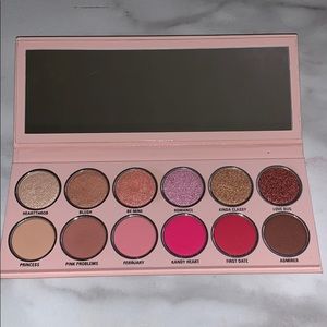 Kylie Cosmetics Valentine’s day eyeshadow palette